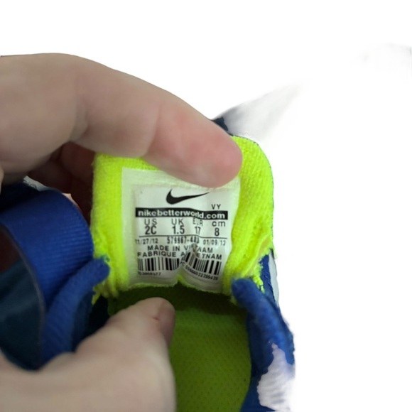 Nike Blue and Green Sneakers with Velcro Strap and Breathable Design - Picture 8 of 9